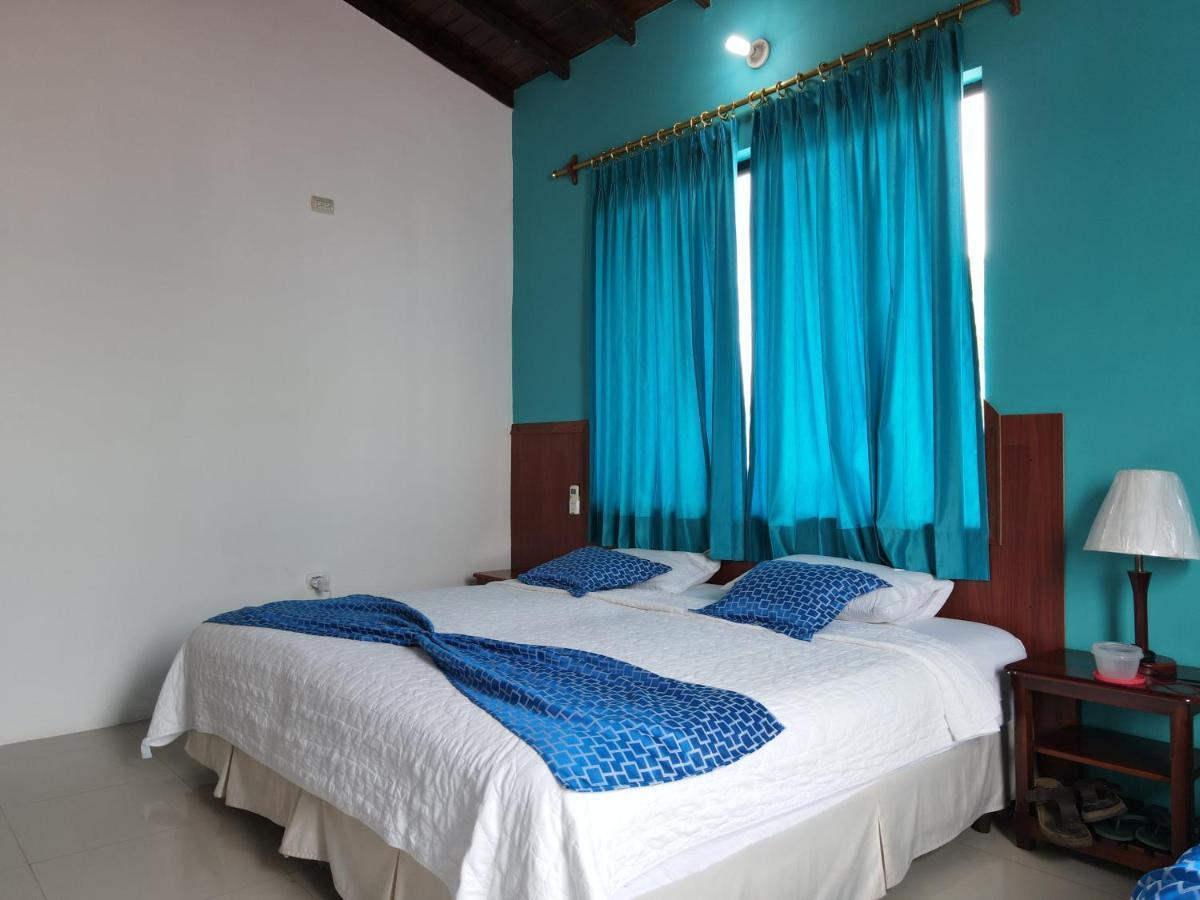 Hotel La Gran Tortuga - ᯤ Starlink Puerto Villamil Eksteriør billede