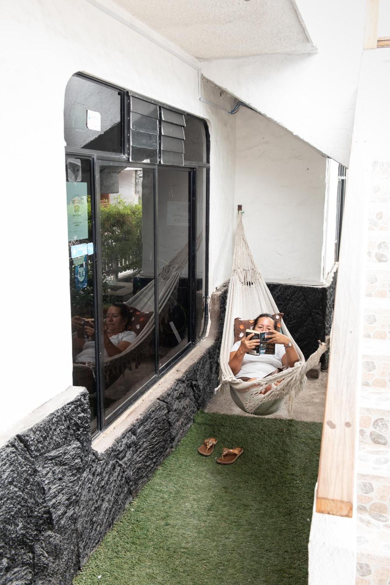 Hotel La Gran Tortuga - ᯤ Starlink Puerto Villamil Eksteriør billede