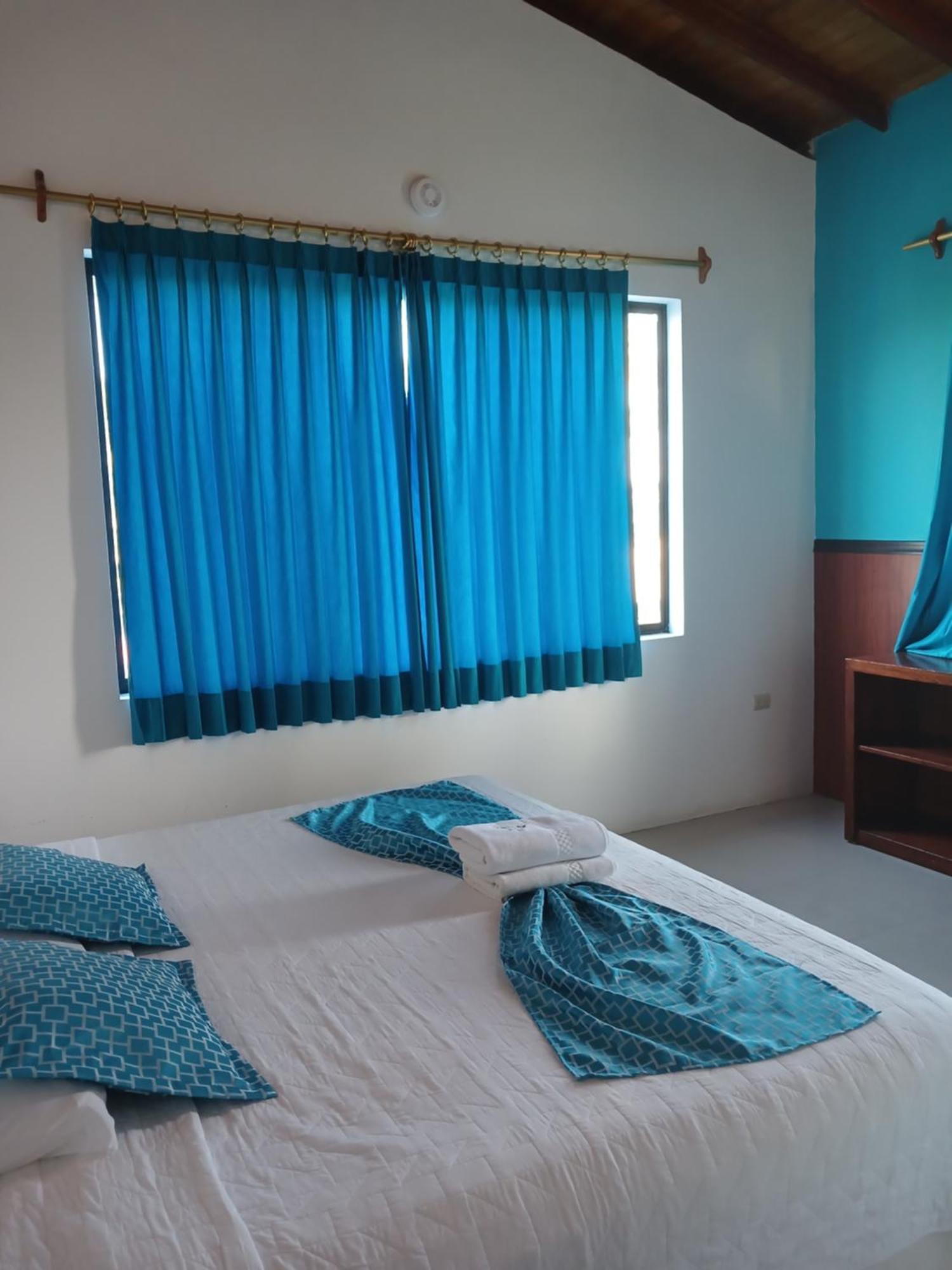 Hotel La Gran Tortuga - ᯤ Starlink Puerto Villamil Eksteriør billede