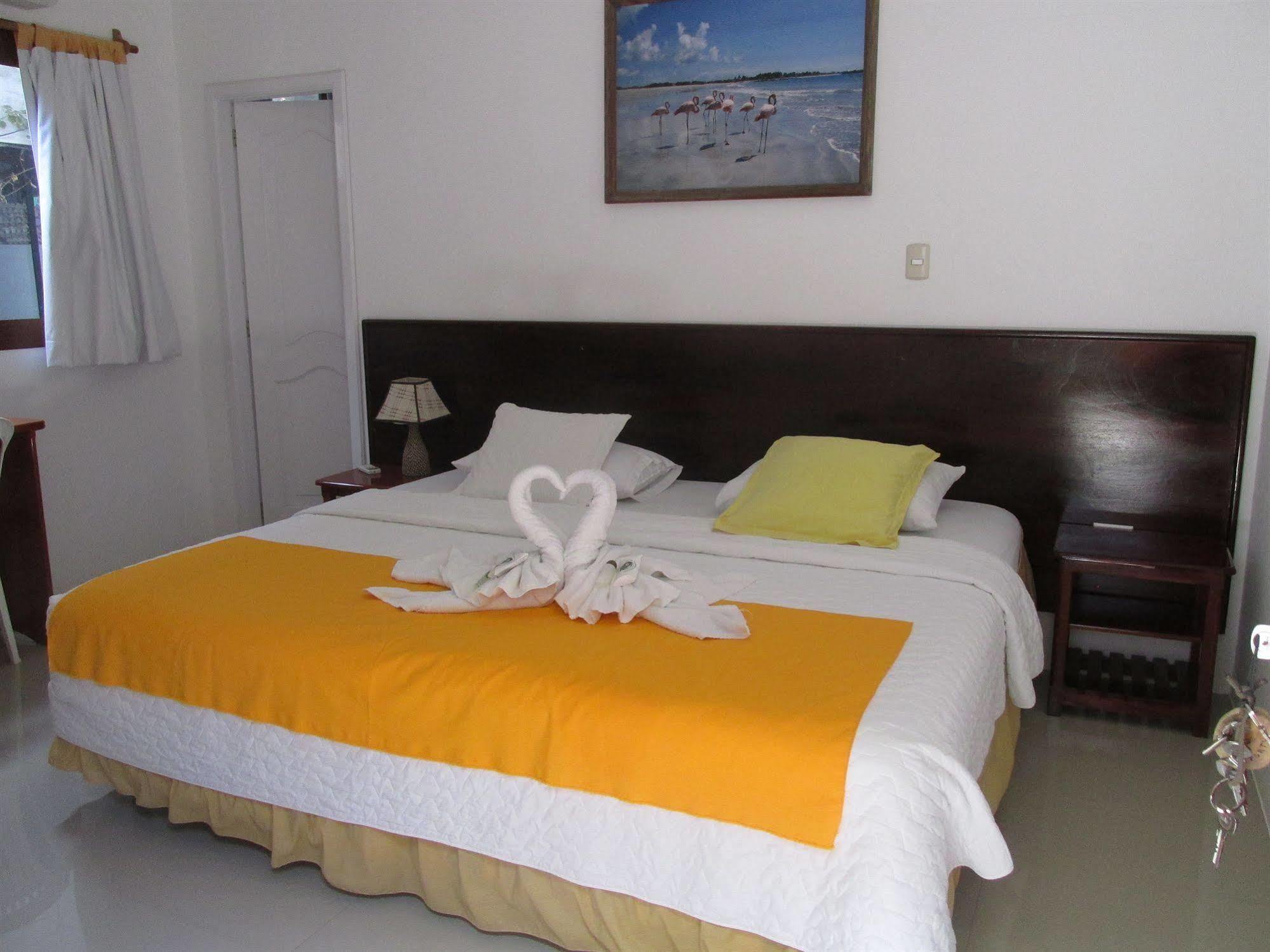 Hotel La Gran Tortuga - ᯤ Starlink Puerto Villamil Eksteriør billede